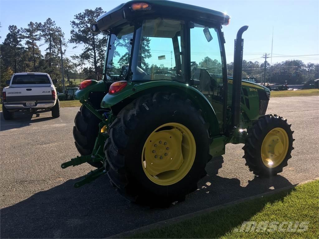 John Deere 5075E 트랙터