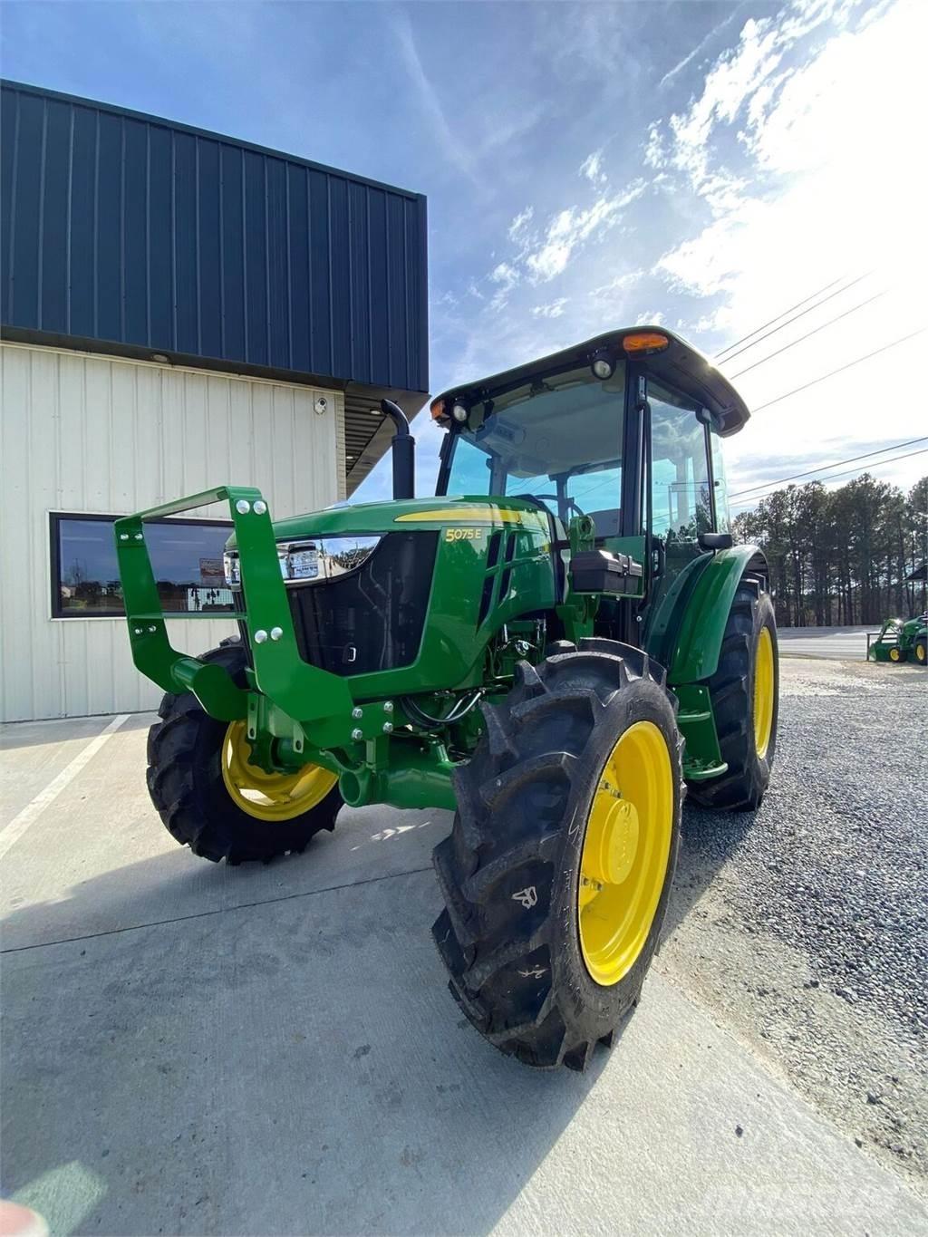 John Deere 5075E 트랙터