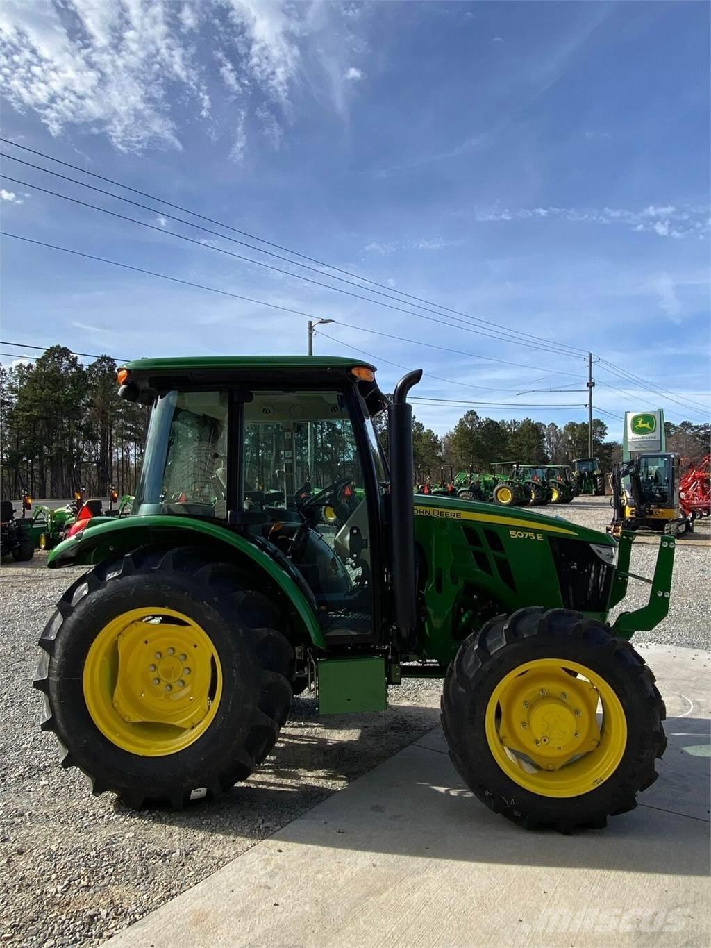 John Deere 5075E 트랙터
