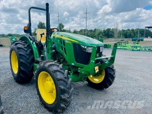 John Deere 5075E 트랙터