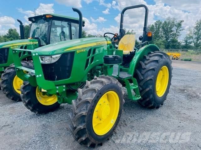 John Deere 5075E 트랙터