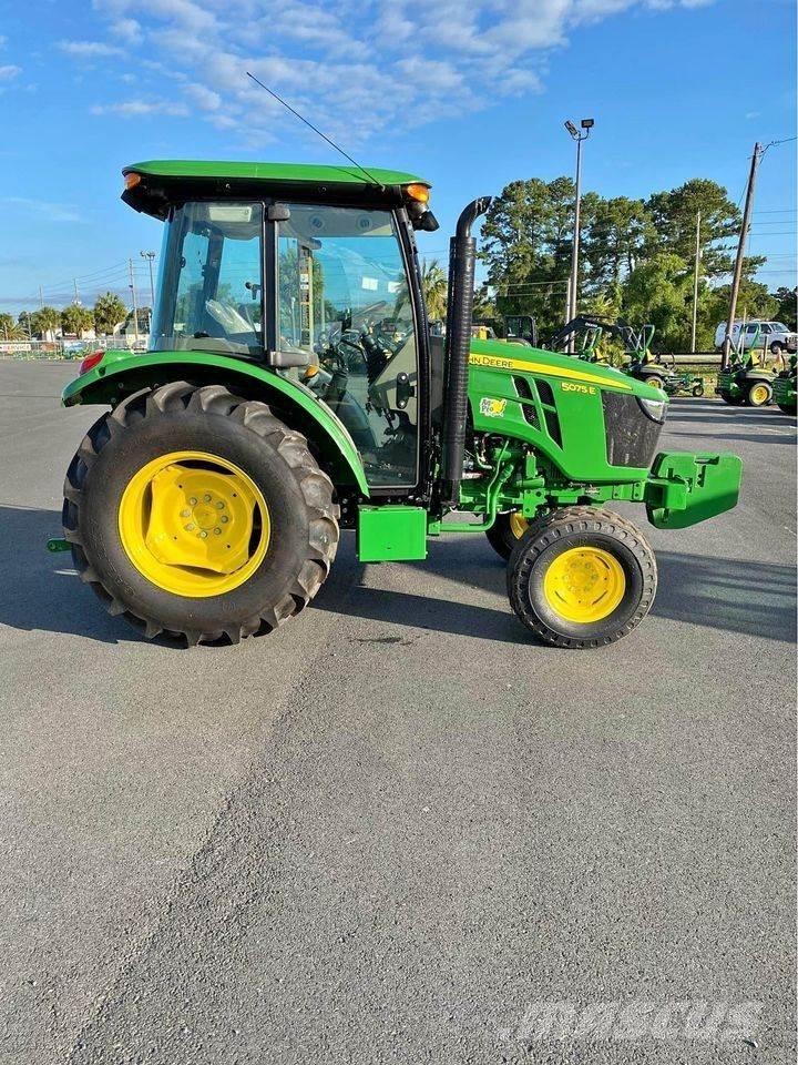 John Deere 5075E 트랙터