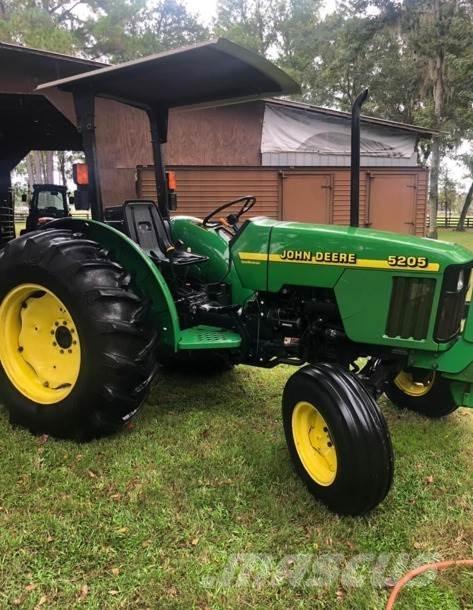 John Deere 5205 트랙터