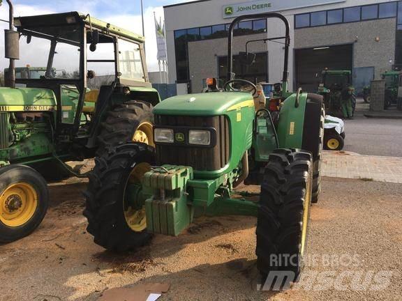 John Deere 5515 트랙터
