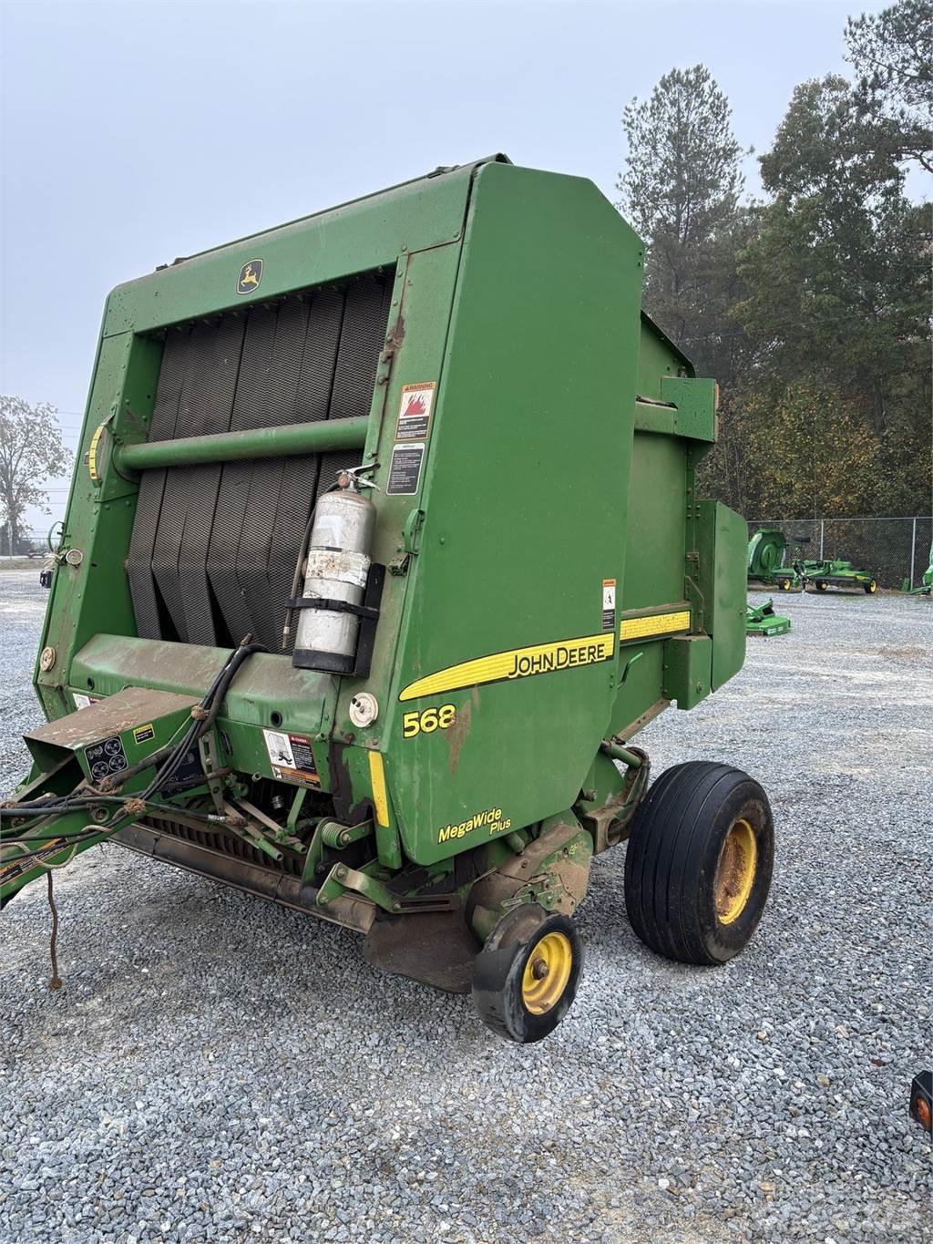 John Deere 568 원형 곤포기