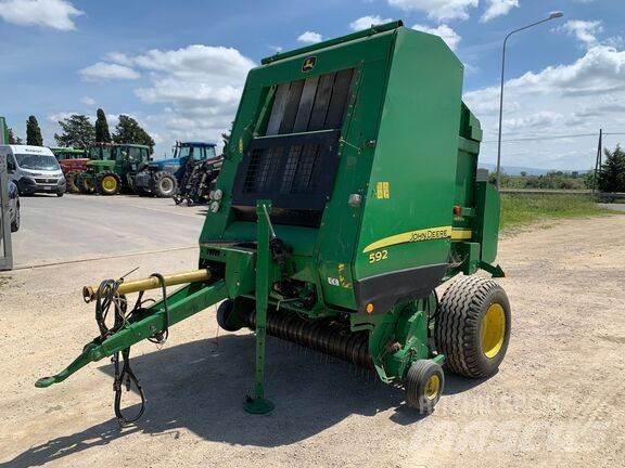 John Deere 592 원형 곤포기
