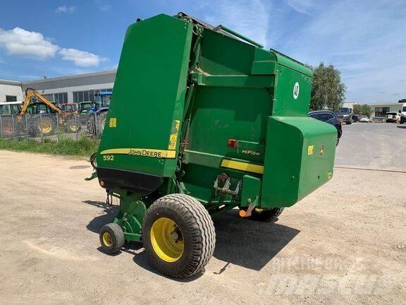 John Deere 592 원형 곤포기