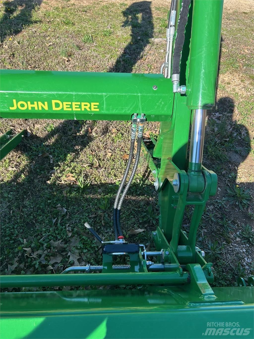 John Deere 600R 트랙터