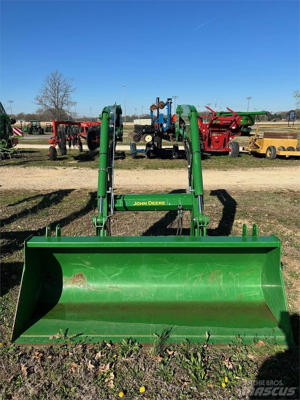 John Deere 600R 트랙터