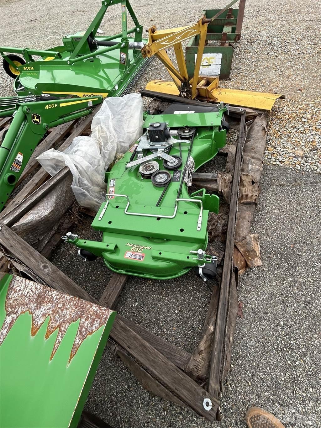 John Deere 60D 제초기