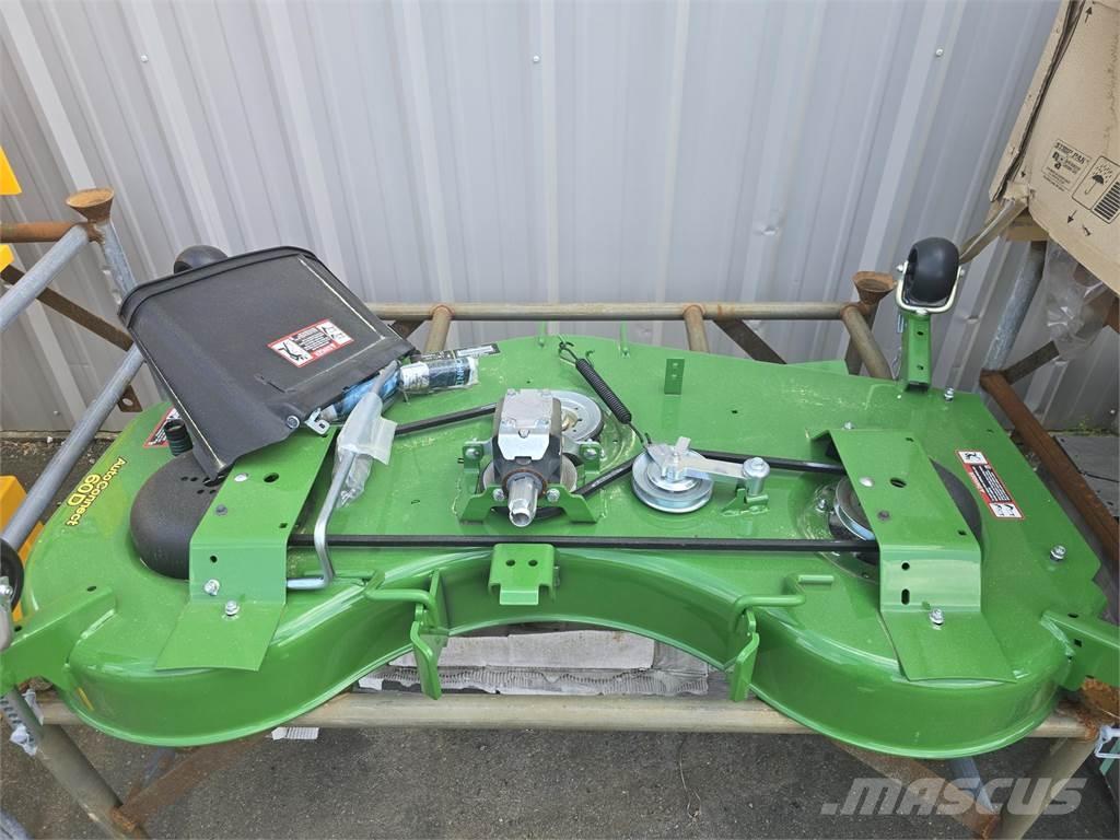 John Deere 60D 탑승형 잔디깎기