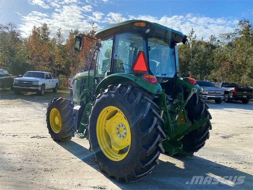 John Deere 6135E 트랙터