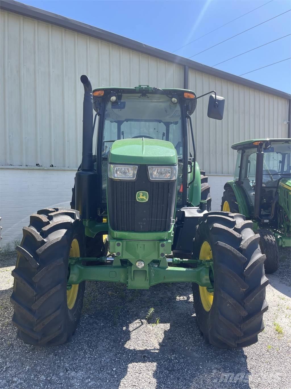 John Deere 6135E 트랙터