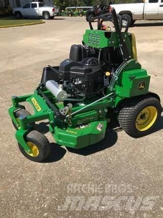 John Deere 636M 탑승형 잔디깎기