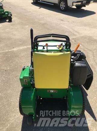 John Deere 636M 탑승형 잔디깎기