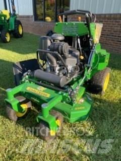 John Deere 636M 탑승형 잔디깎기