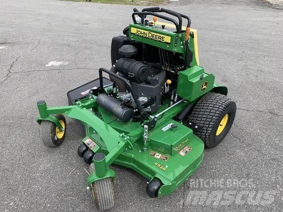 John Deere 652R 탑승형 잔디깎기