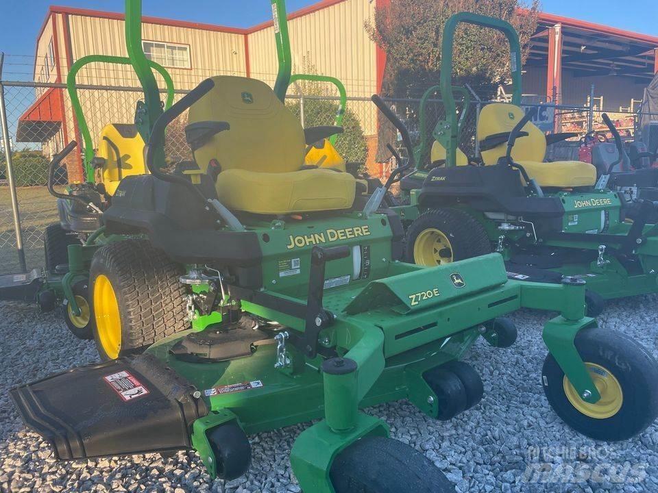 John Deere 720E 회전식 잔디깎기
