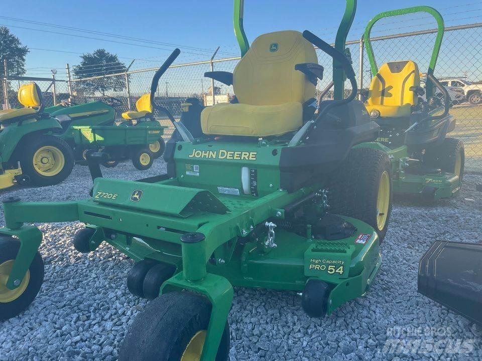 John Deere 720E 회전식 잔디깎기
