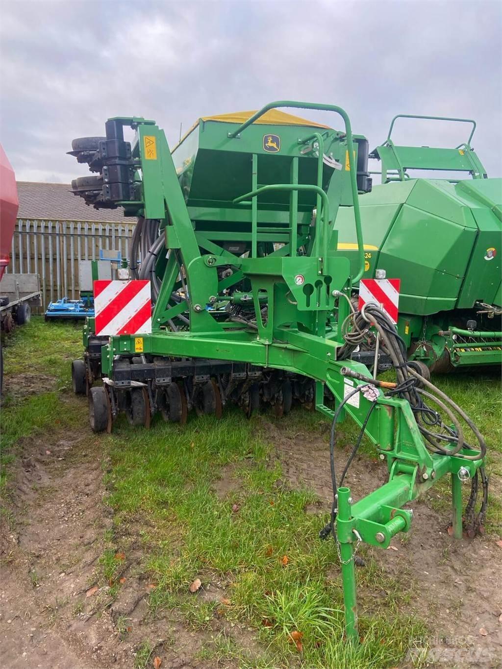 John Deere 750A 드릴