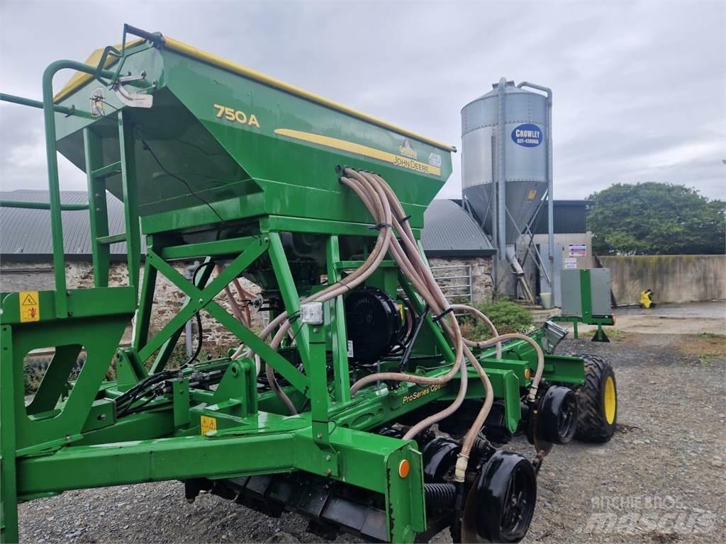 John Deere 750A 드릴