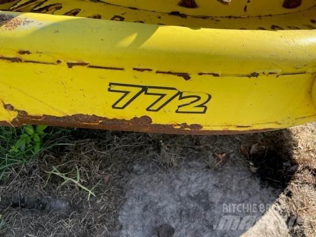 John Deere 772 기타 목초 수확용 장비
