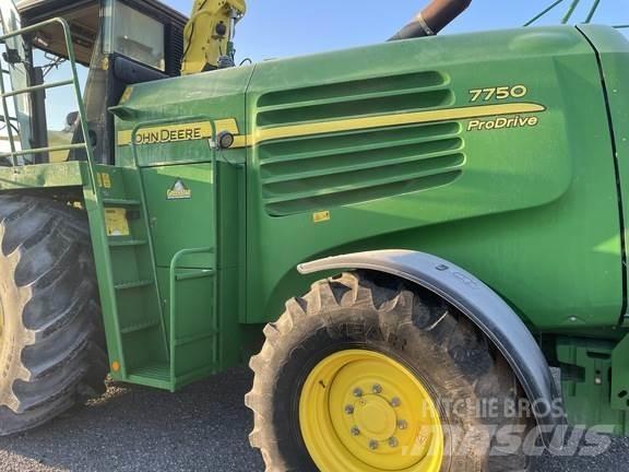 John Deere 7750 목초 수확기