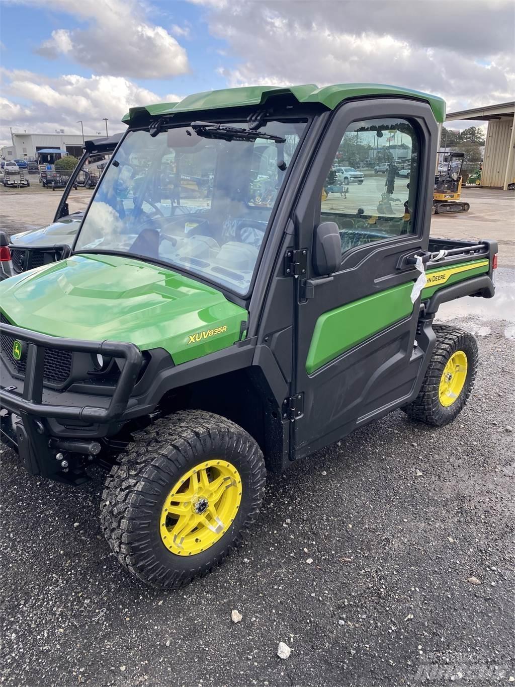 John Deere 835R 다목적 장비