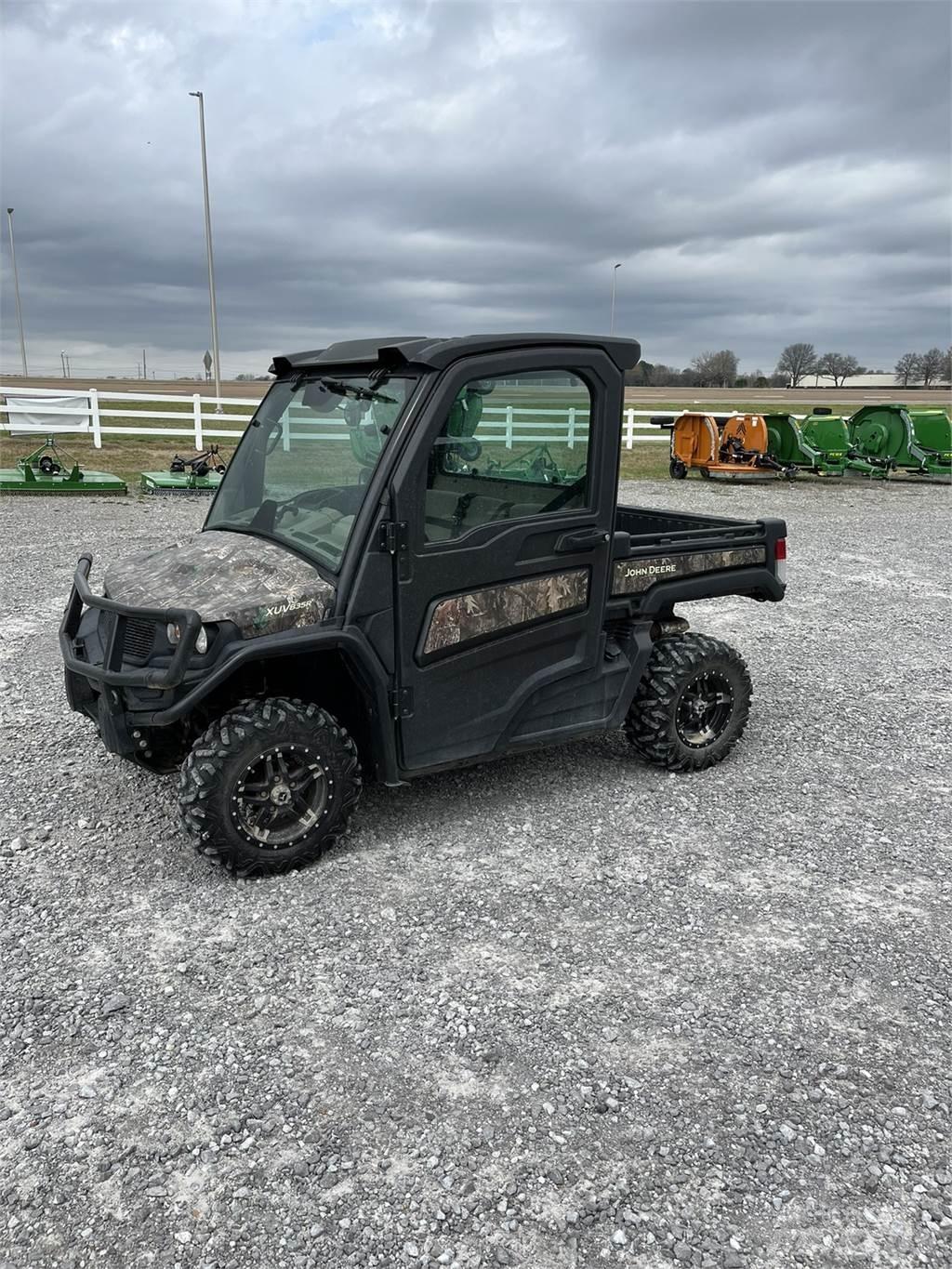 John Deere 835R 다목적 장비