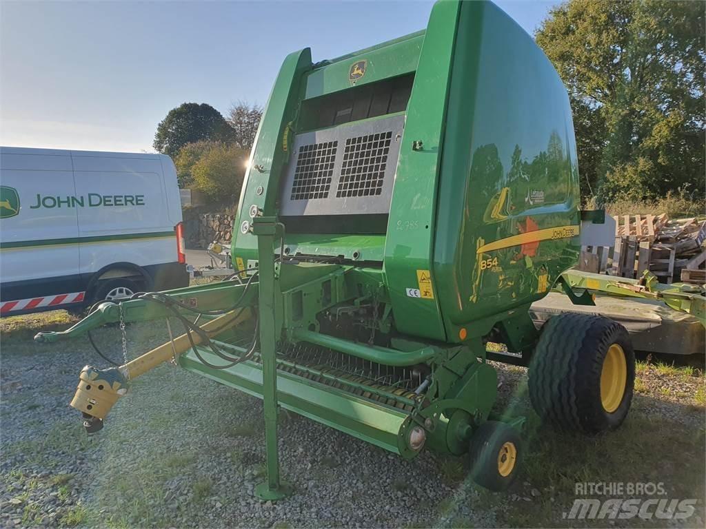 John Deere 854 원형 곤포기