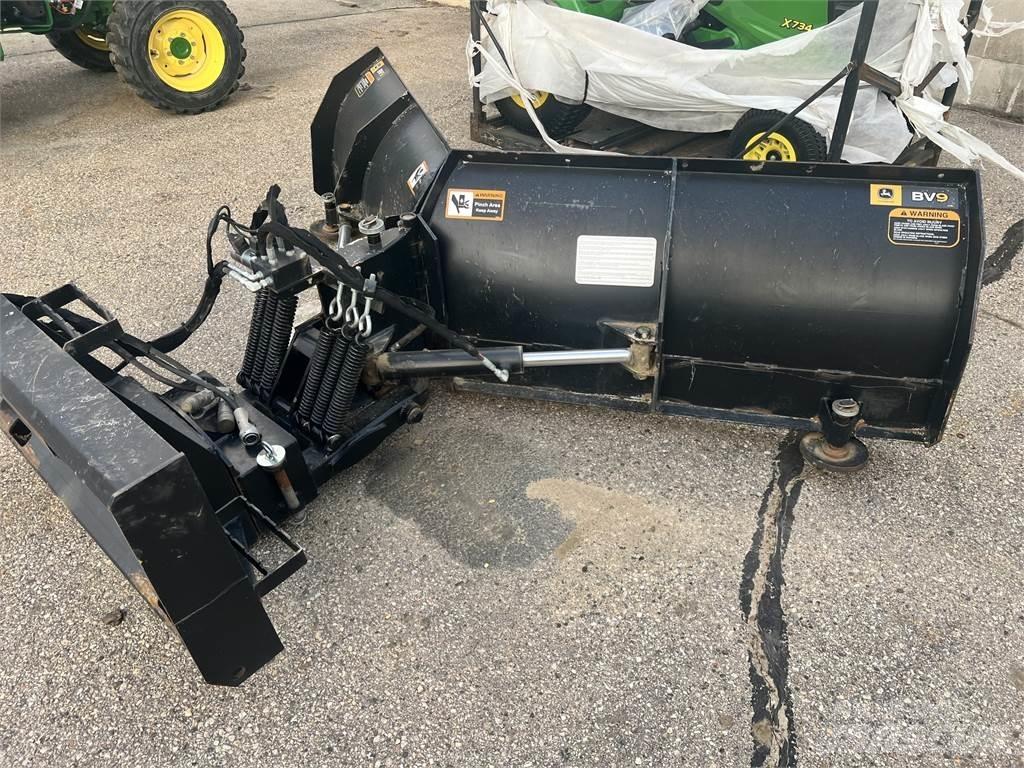 John Deere BV9 프론트 로더 및 굴착기