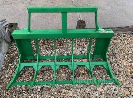 John Deere CR50 집게