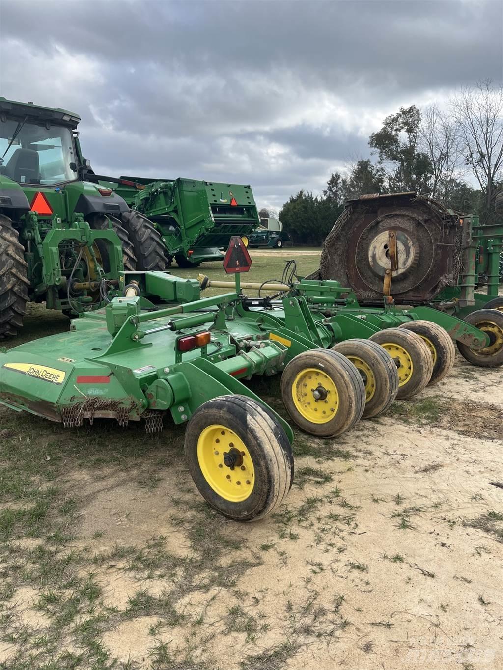 John Deere R15 베일 분쇄기, 절단기 및 언롤러