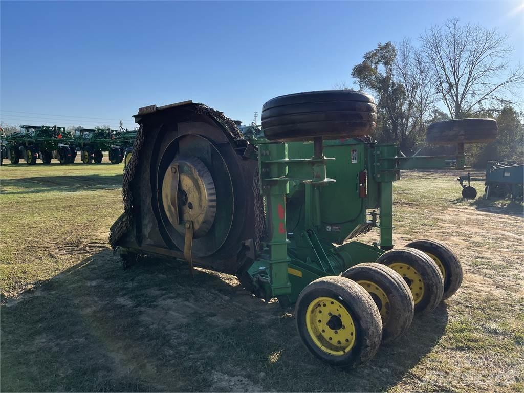 John Deere R15 베일 분쇄기, 절단기 및 언롤러