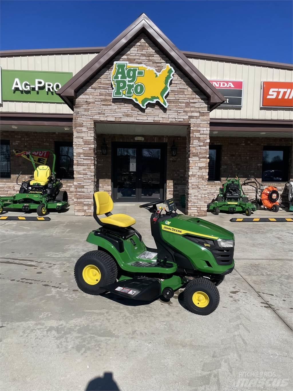 John Deere S110 탑승형 잔디깎기