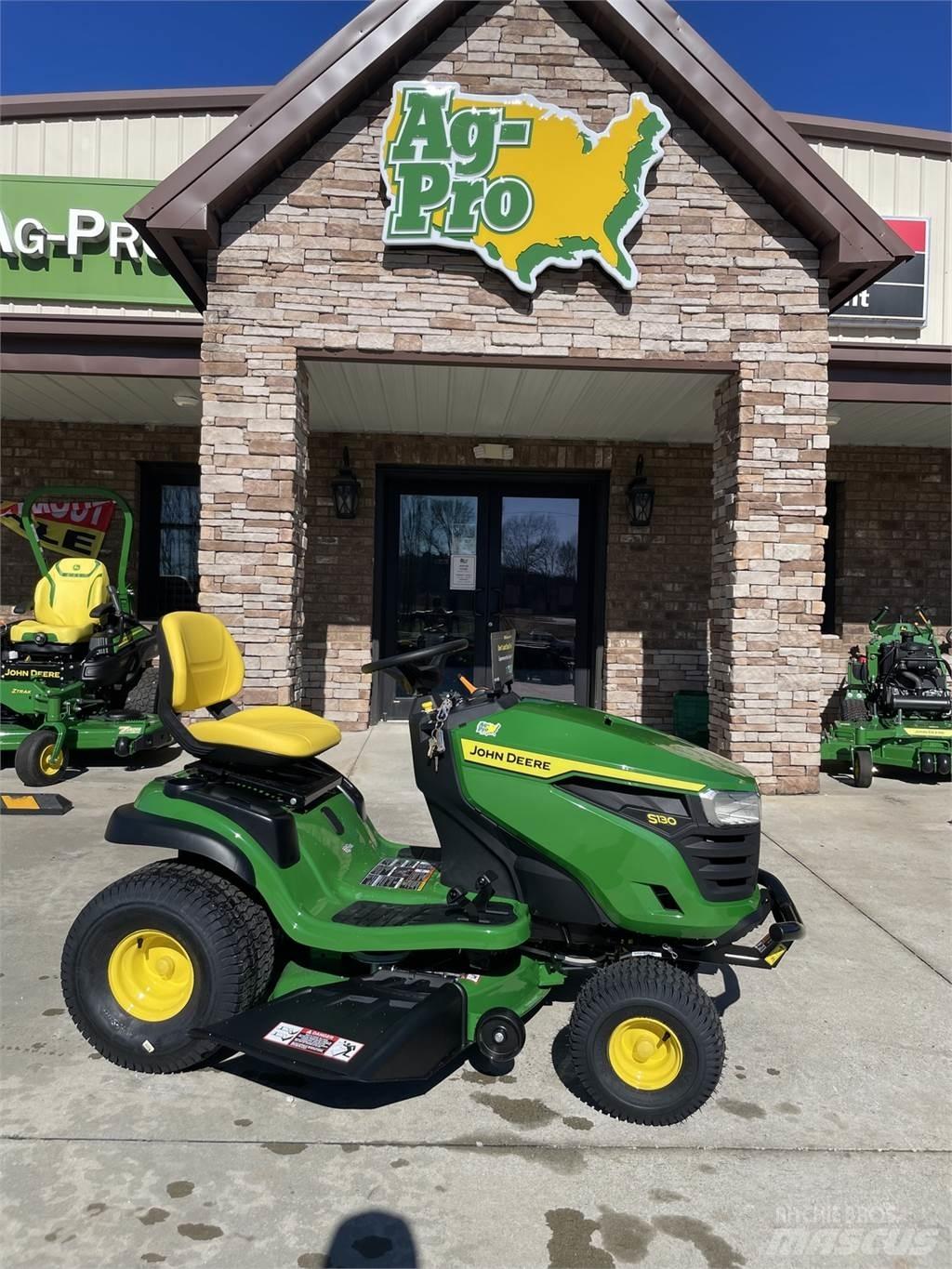 John Deere S130 탑승형 잔디깎기