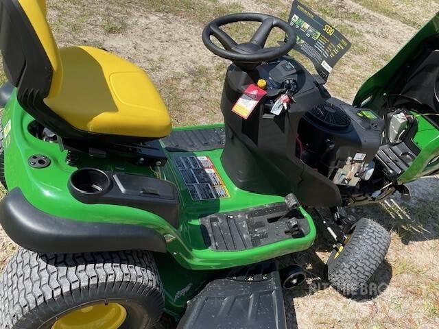 John Deere S130 탑승형 잔디깎기