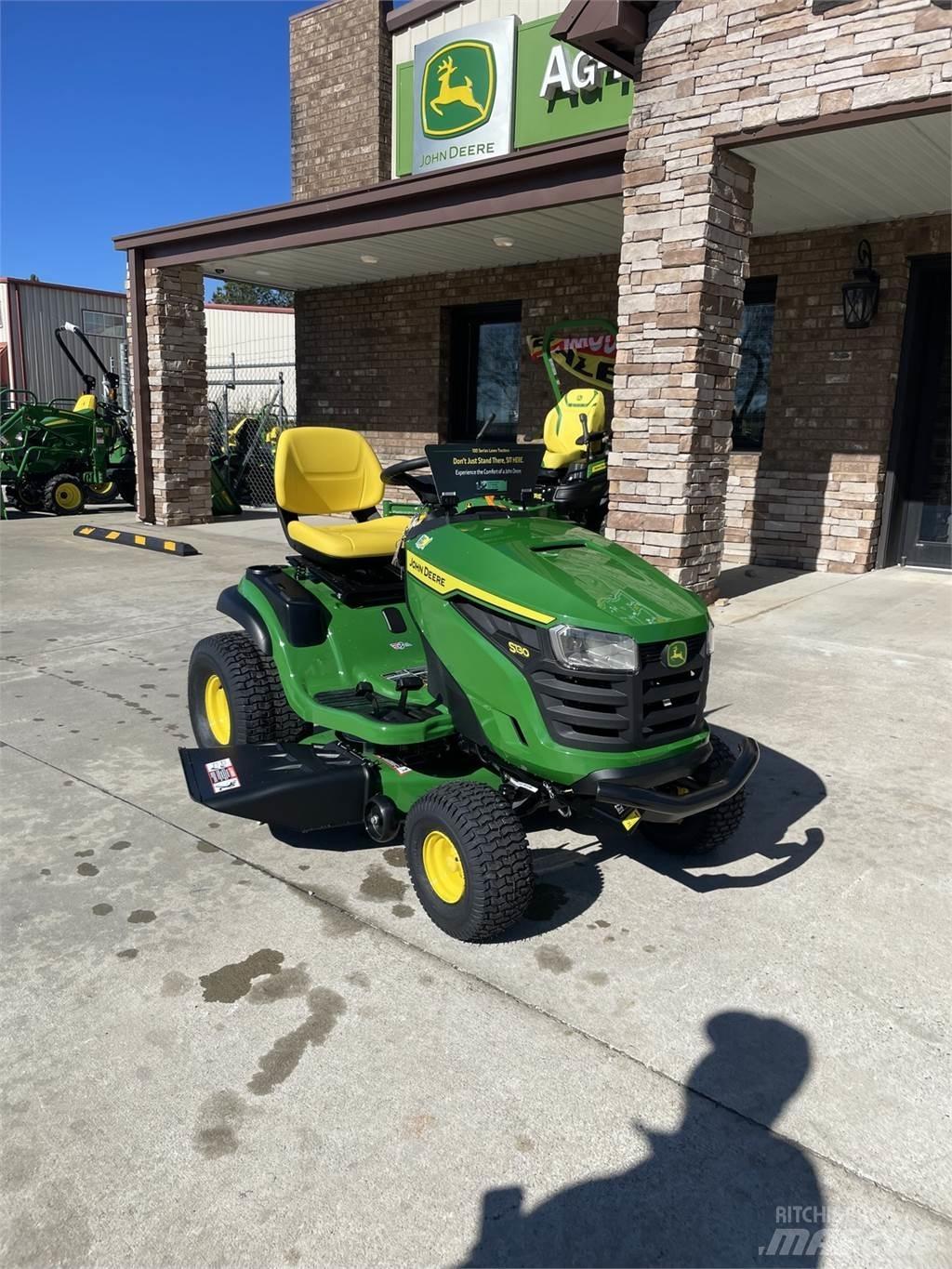 John Deere S130 탑승형 잔디깎기
