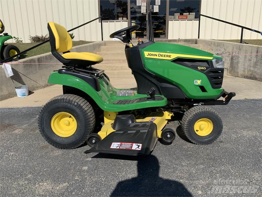 John Deere S140 탑승형 잔디깎기