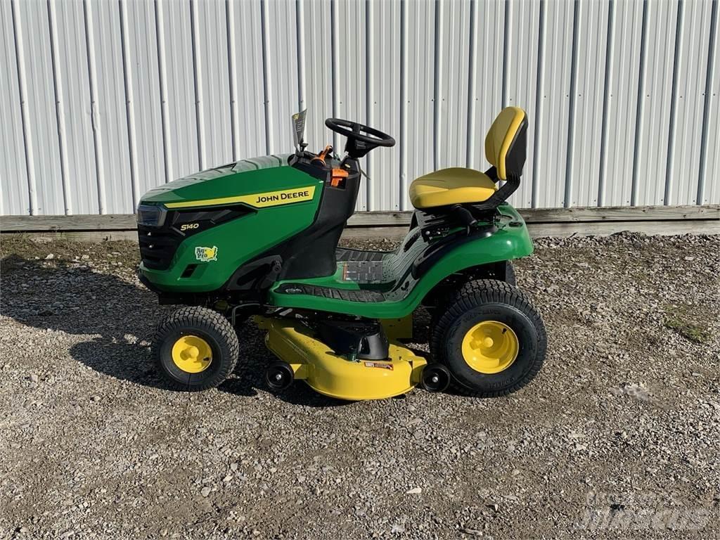 John Deere S140 탑승형 잔디깎기