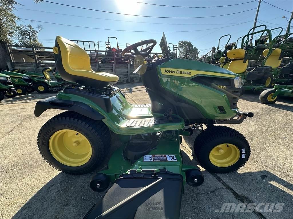 John Deere S180 소형 트랙터