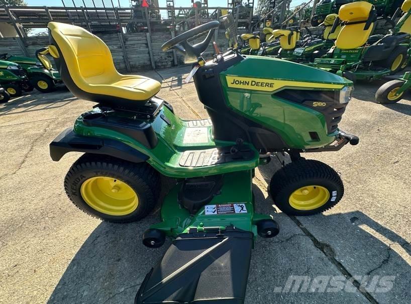 John Deere S180 소형 트랙터