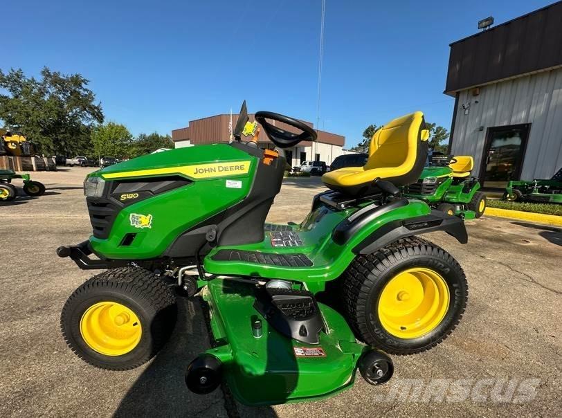 John Deere S180 소형 트랙터