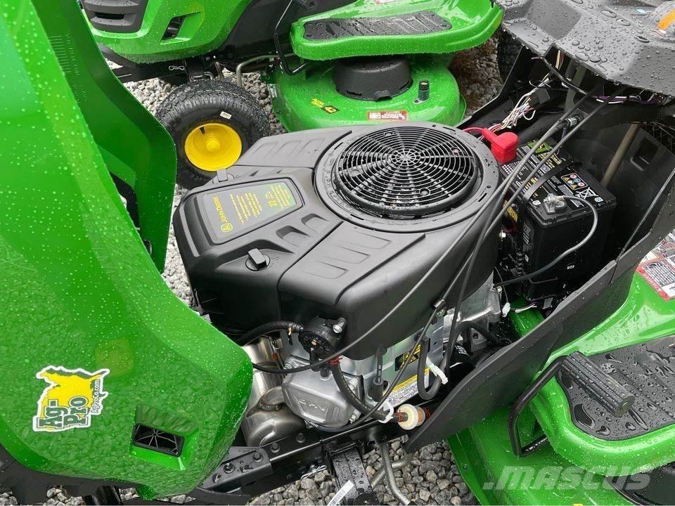 John Deere S220 소형 트랙터