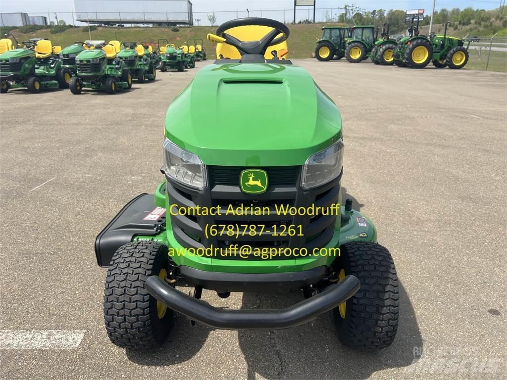 John Deere S220 탑승형 잔디깎기