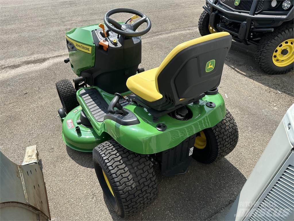 John Deere S220 탑승형 잔디깎기