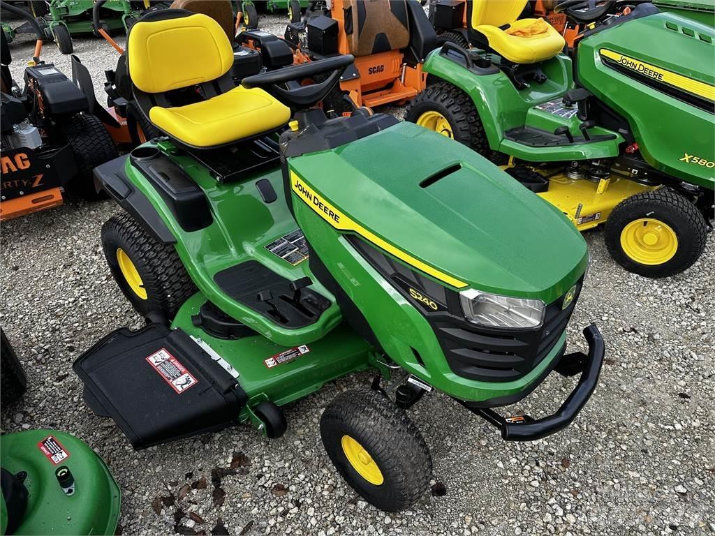 John Deere S240 소형 트랙터