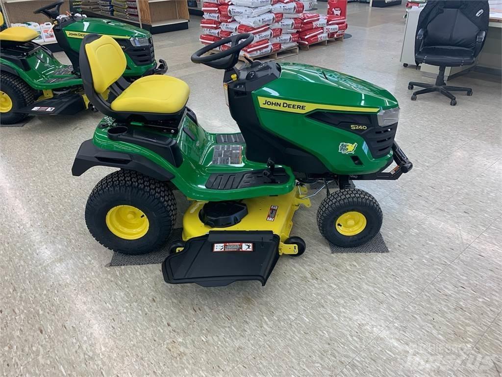 John Deere S240 소형 트랙터