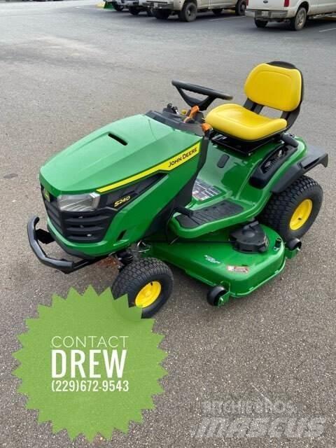 John Deere S240 소형 트랙터