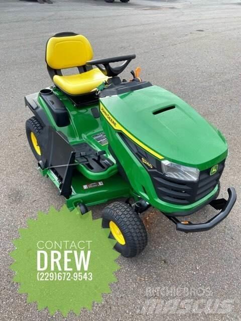 John Deere S240 소형 트랙터